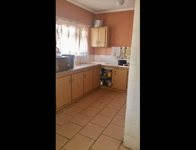4 BEDROOM HOUSE FOR SALE IN FLORA PARK